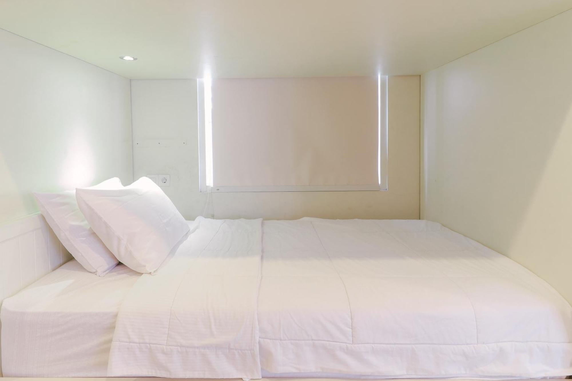 Home Guesthouse Surabaya Eksteriør bilde