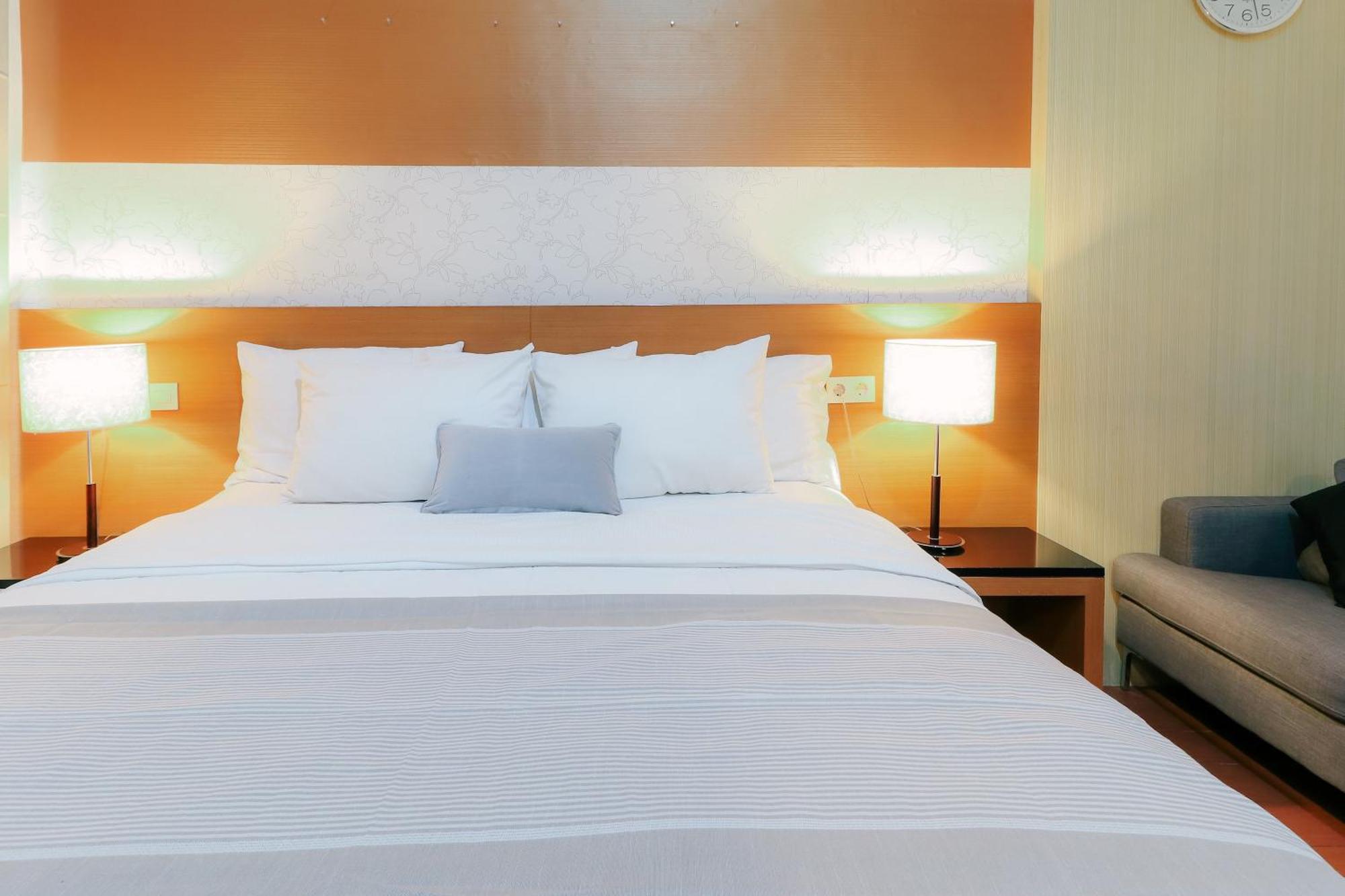 Home Guesthouse Surabaya Eksteriør bilde